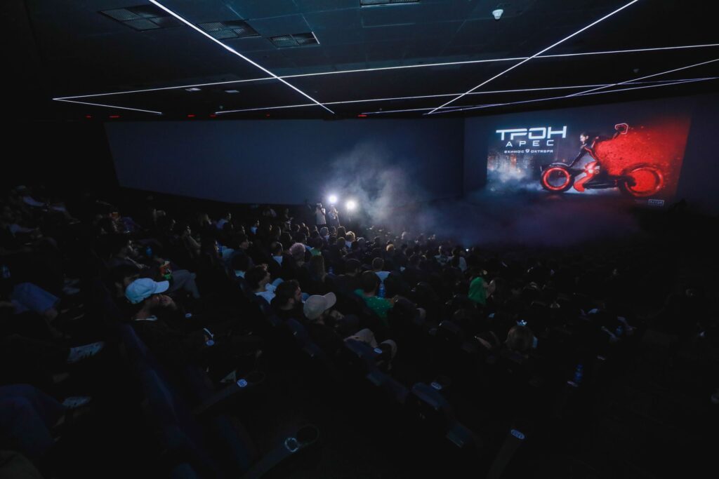 1000468649 1024x683 - “Tron: Ares” filminin ScreenX formatında nümayişi