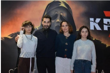 “Qışqırıq 7” premyeradan öncə xüsusi nümayiş olundu - q 3 - “Qışqırıq 7” premyeradan öncə xüsusi nümayiş olundu