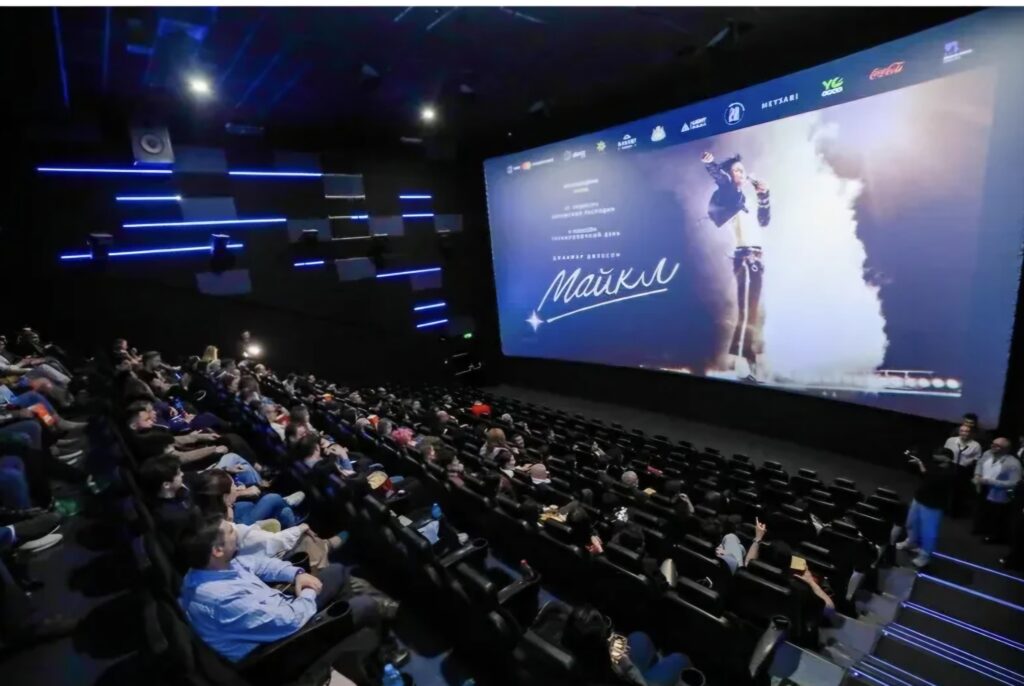 1000818822 1024x686 - CineMastercard &ldquo;Maykl&rdquo; filmi ilə d&uuml;nya premyerasından 3 g&uuml;n &ouml;ncə əfsanənin ruhunu canlandırdı
